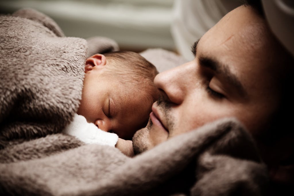 Comment gérer les nuits sans dormir quand on est papa (sans perdre la tête)