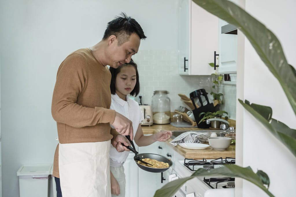 Papa impliqué : cuisiner avec ses enfants